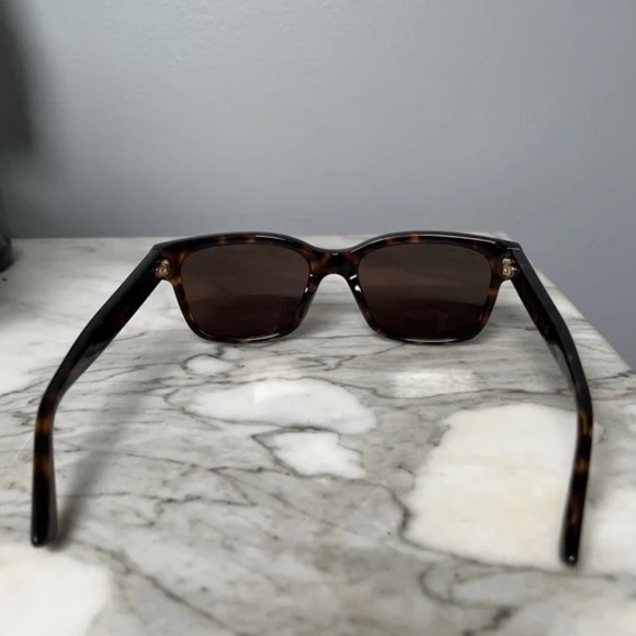 GUCCI| SQUARE TORTOISE SUNGLASSES - Picture 11 of 12
